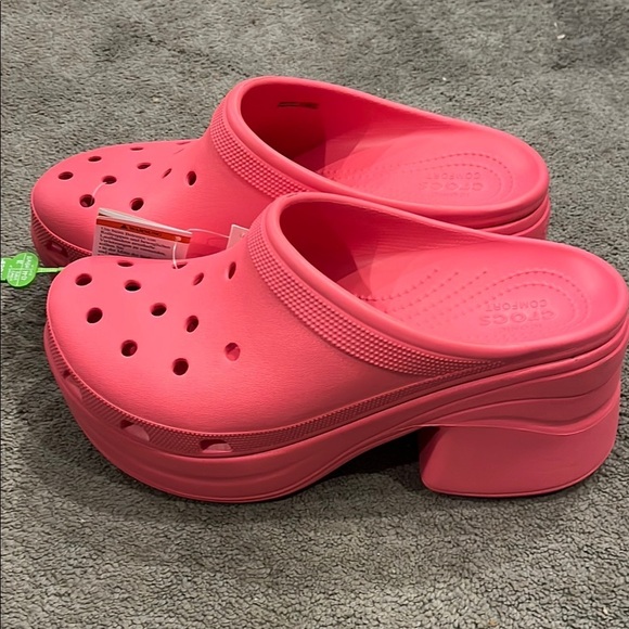 Crocs Siren Clog Size M10/W12 Hyper Pink NWT - Picture 2 of 15